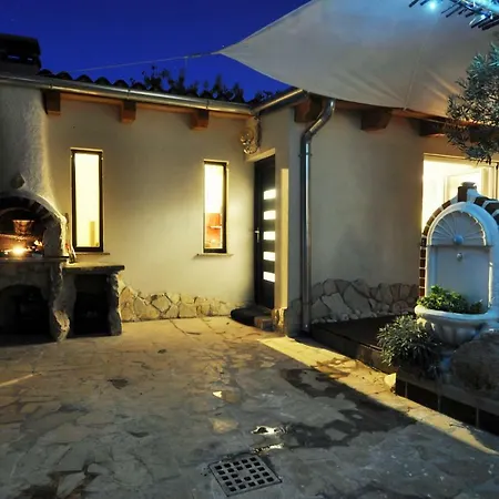 Vernatura Urban Flat Apartment Pula
